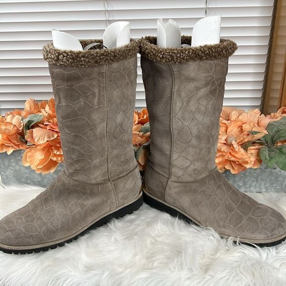 Stuart Weitzman Gray Embossed Shearling Boots Size 9.5 - Picture 7 of 11